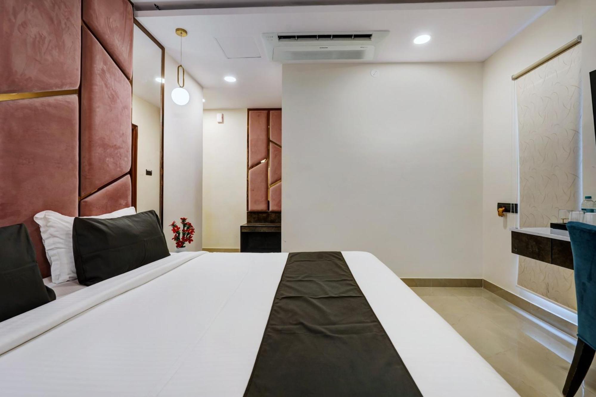 Astra Hotels & Suites - Koramangala Бангалор Экстерьер фото
