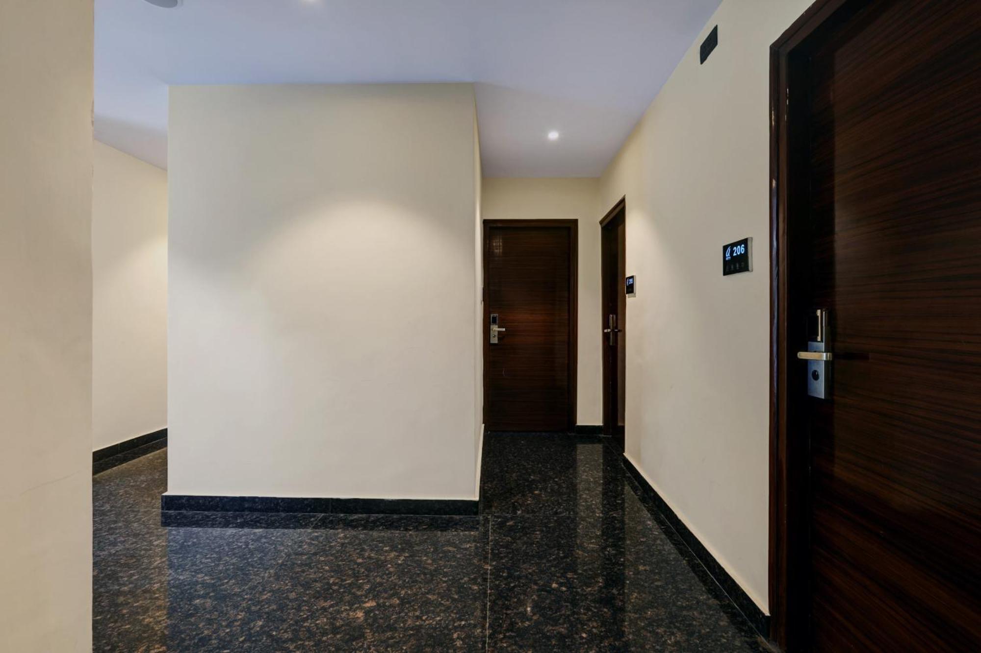 Astra Hotels & Suites - Koramangala Бангалор Экстерьер фото
