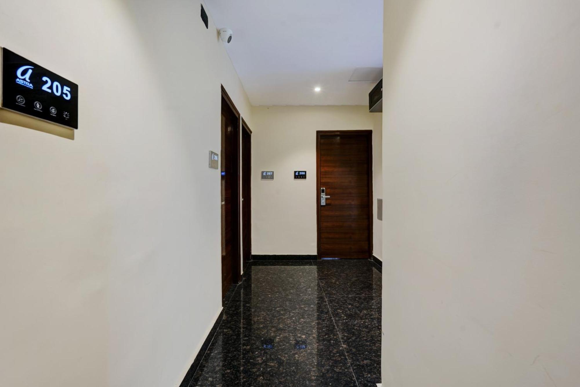 Astra Hotels & Suites - Koramangala Бангалор Экстерьер фото